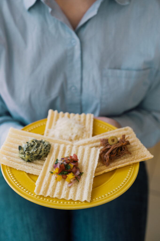 Casabe Todus presentado en plato gourmet